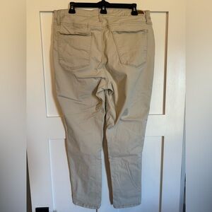 Women’s Crown & Ivy Stone color pants